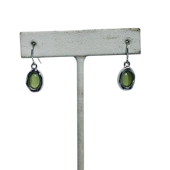 Silver Tone & Green Bib Necklace With Matching Pierced Earrings (5690) - Picture 6 of 7